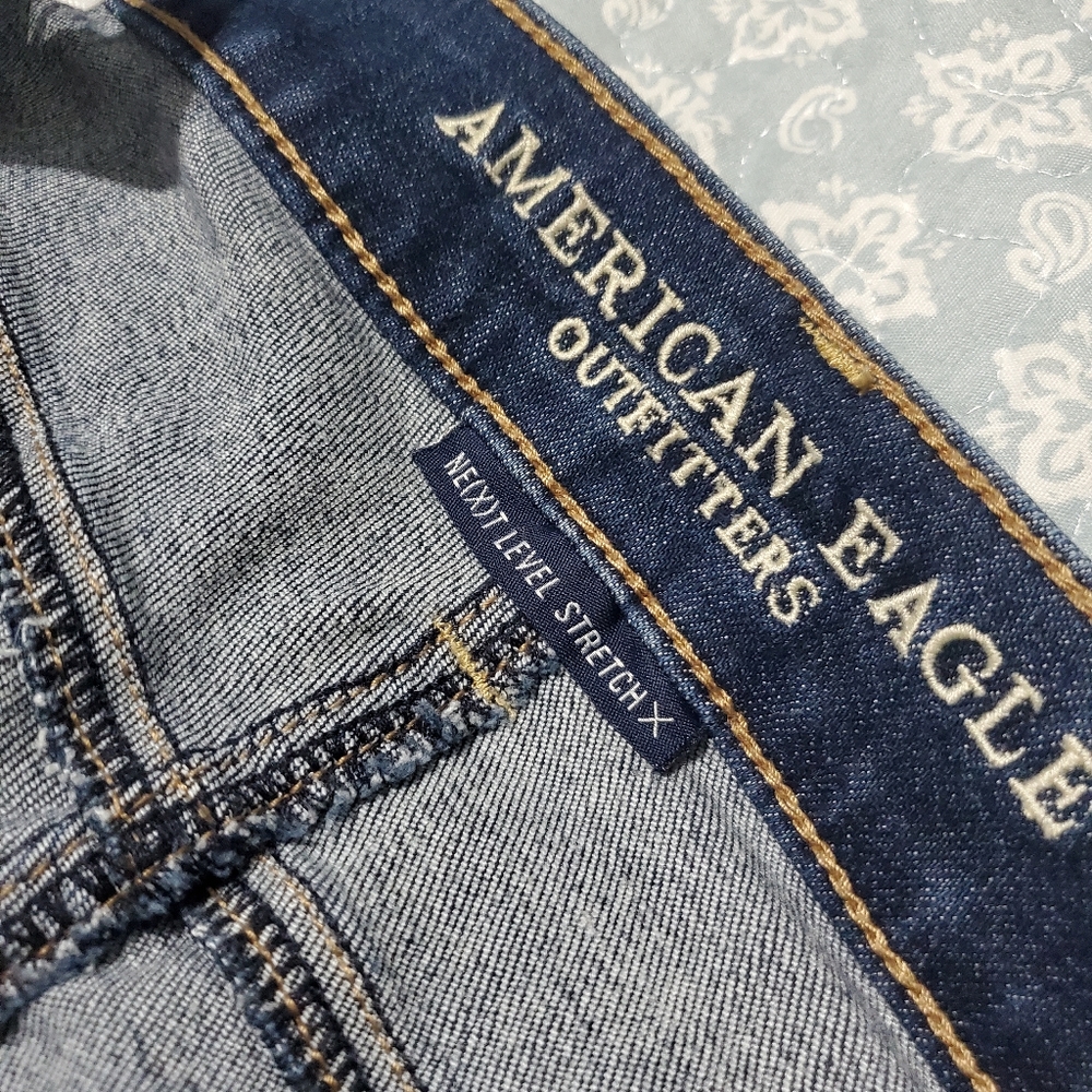 AE next level stretch skinny Bermuda shorts-like new-size 4